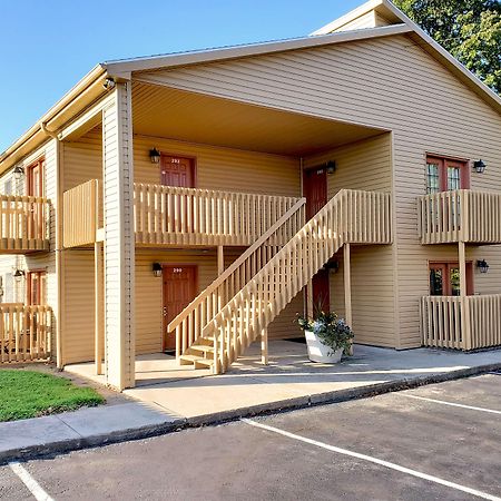 Americas Best Value Inn St. Marys Екстер'єр фото