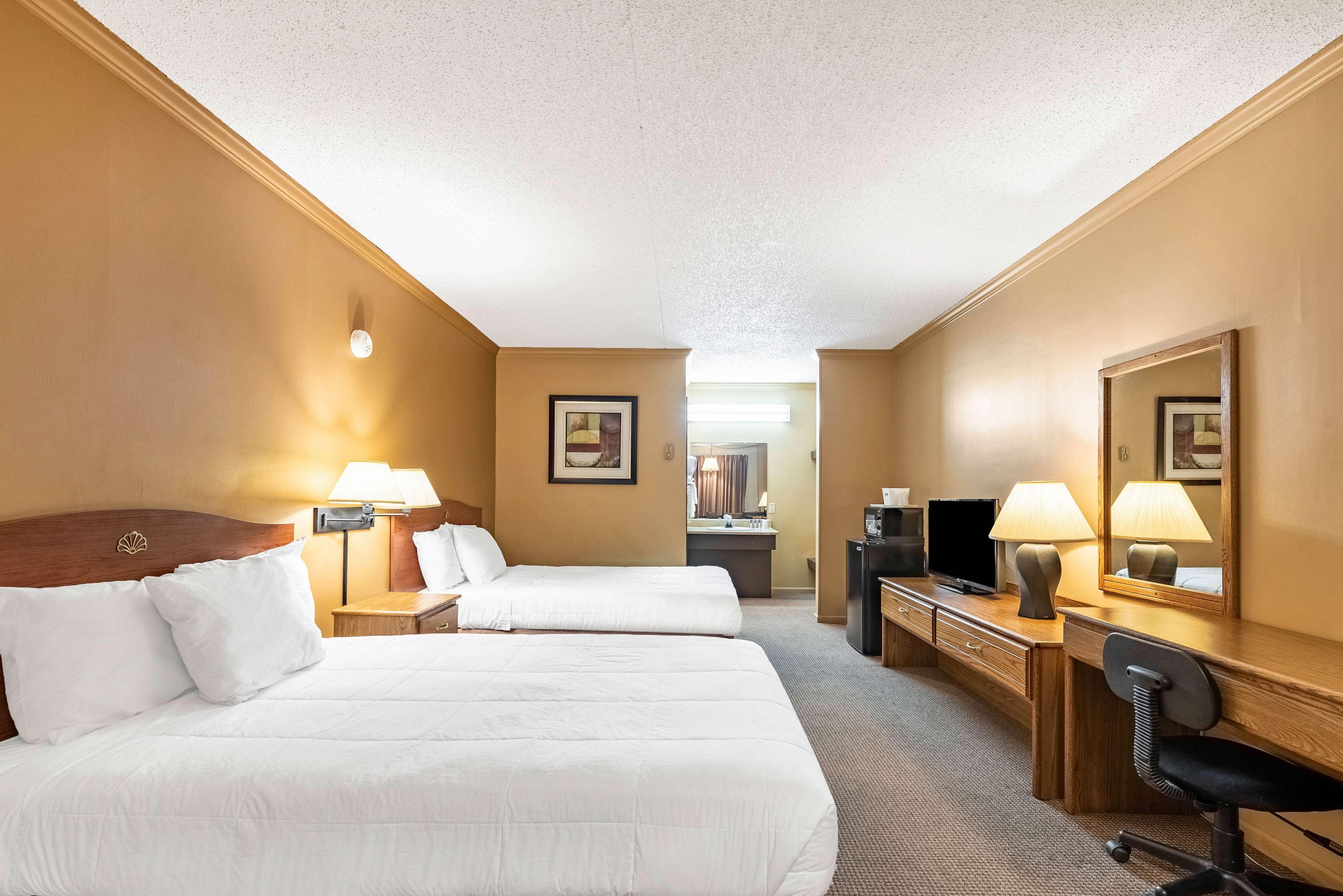 Americas Best Value Inn St. Marys Екстер'єр фото