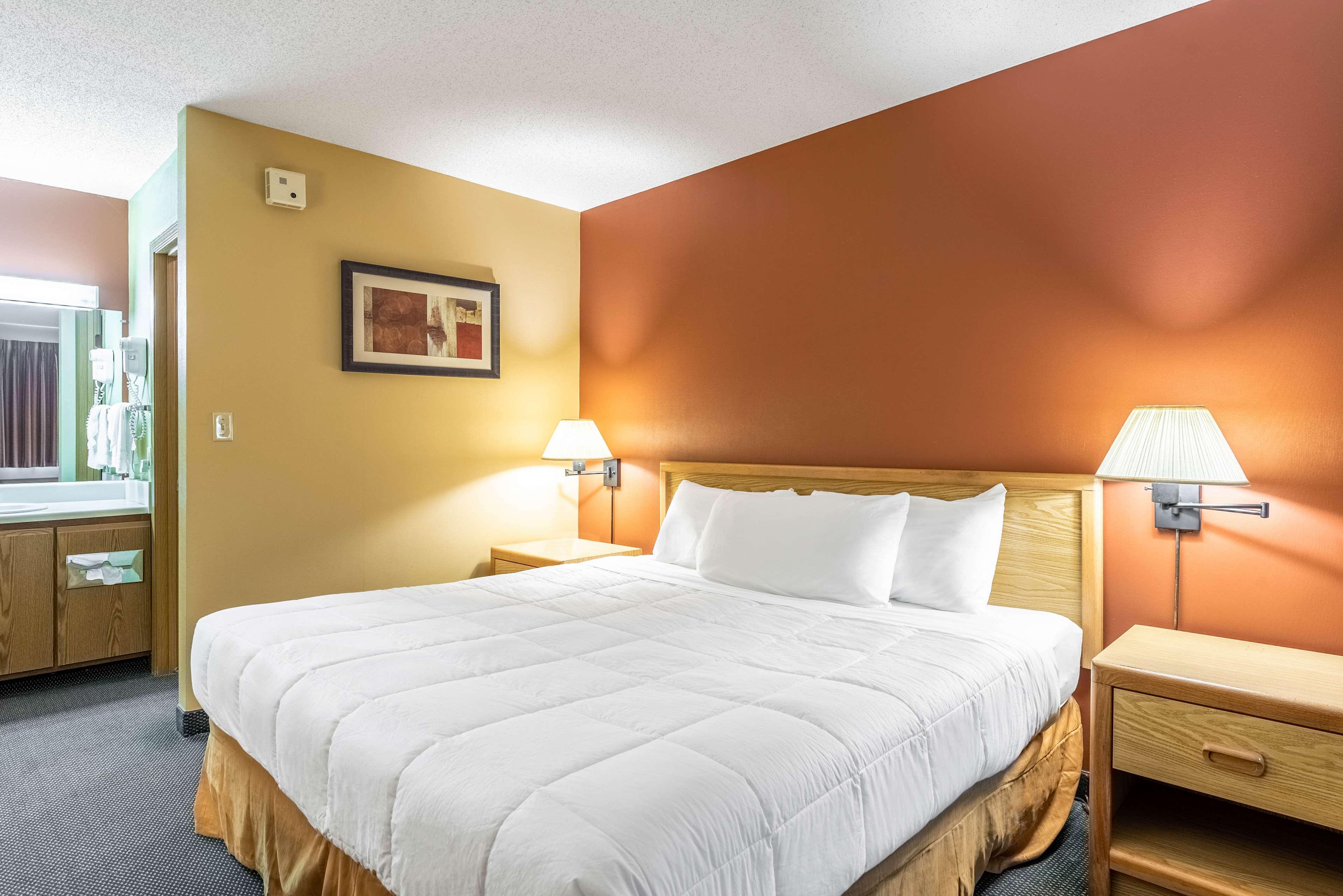 Americas Best Value Inn St. Marys Екстер'єр фото