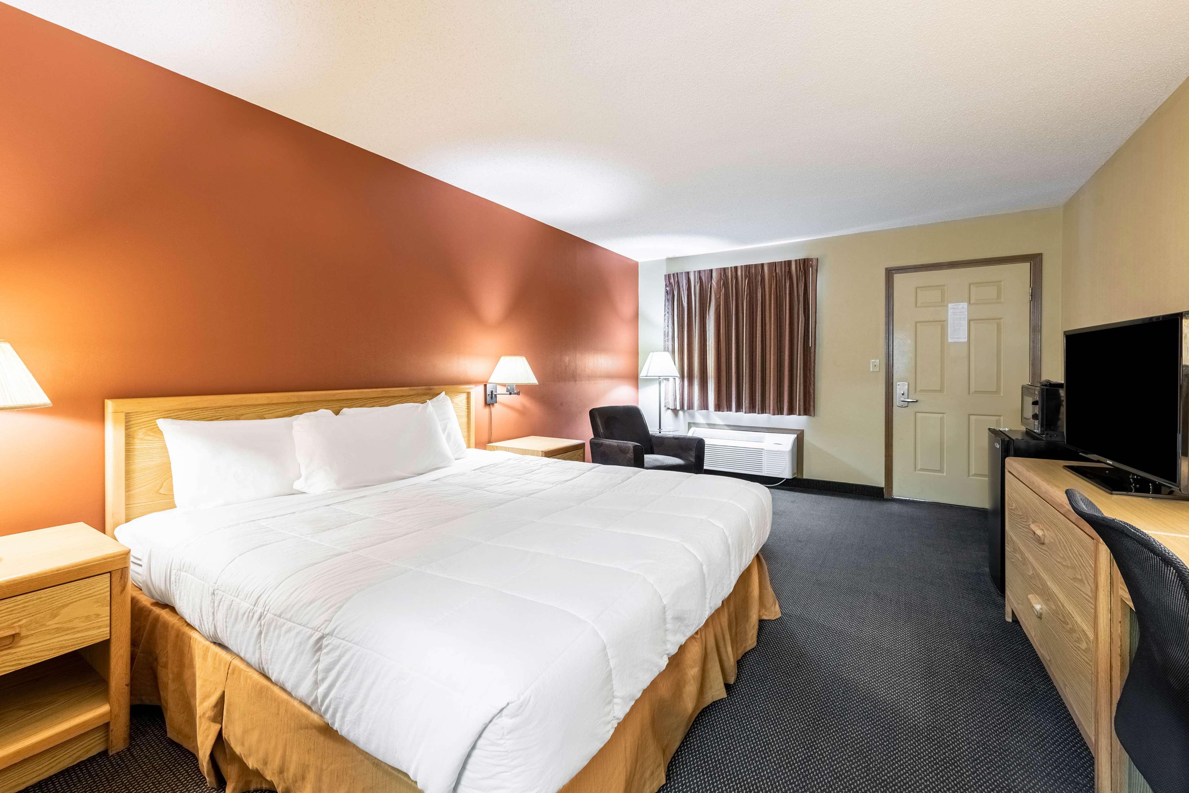 Americas Best Value Inn St. Marys Екстер'єр фото