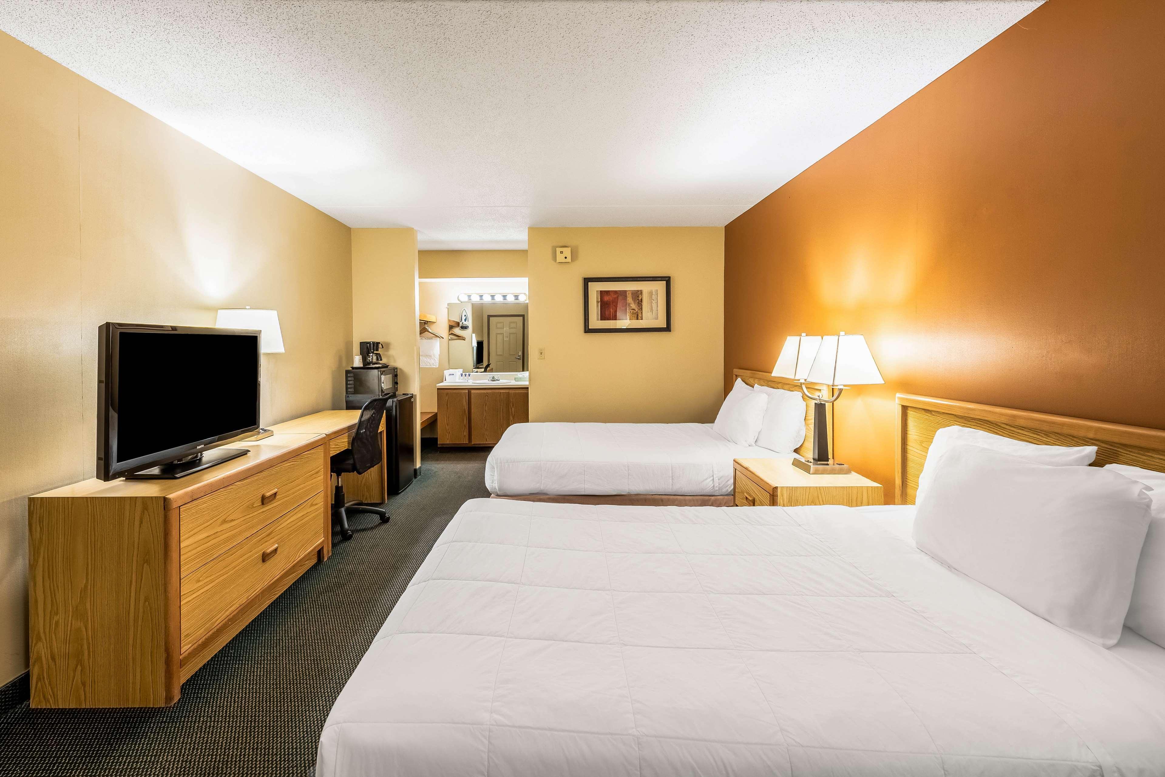 Americas Best Value Inn St. Marys Екстер'єр фото