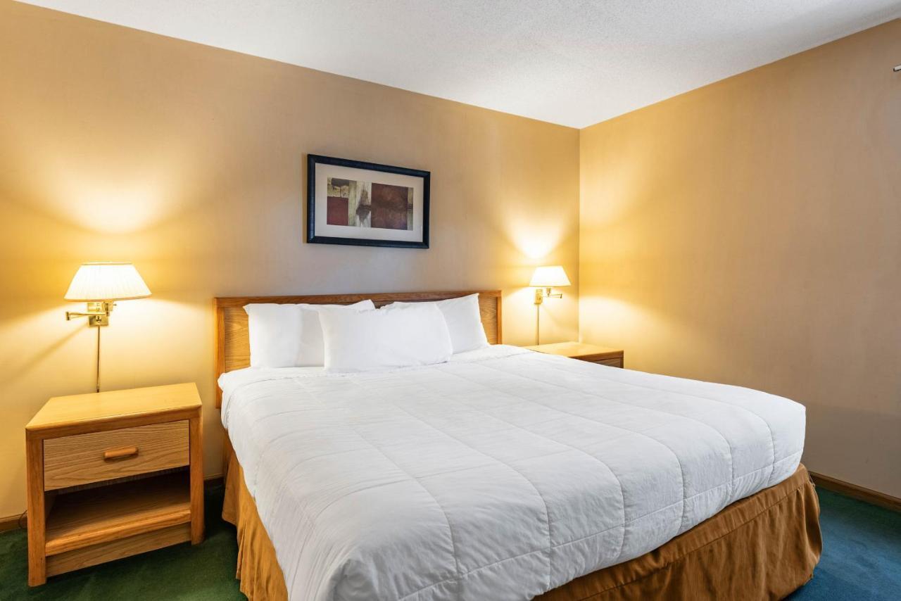 Americas Best Value Inn St. Marys Екстер'єр фото